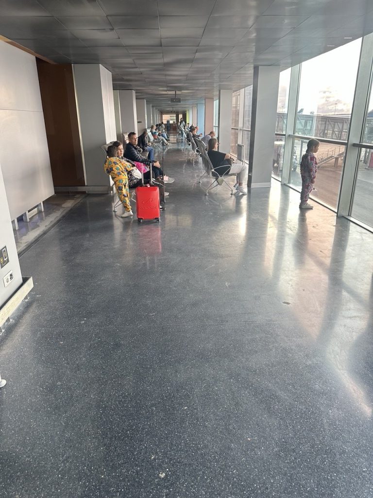 Готовый пол Linolit Microterrazzo в терминале аэропорта Кольцово